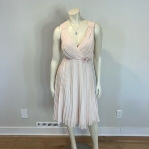 Elegant Blush Midi pleated Dress with Floral Detail❤️M